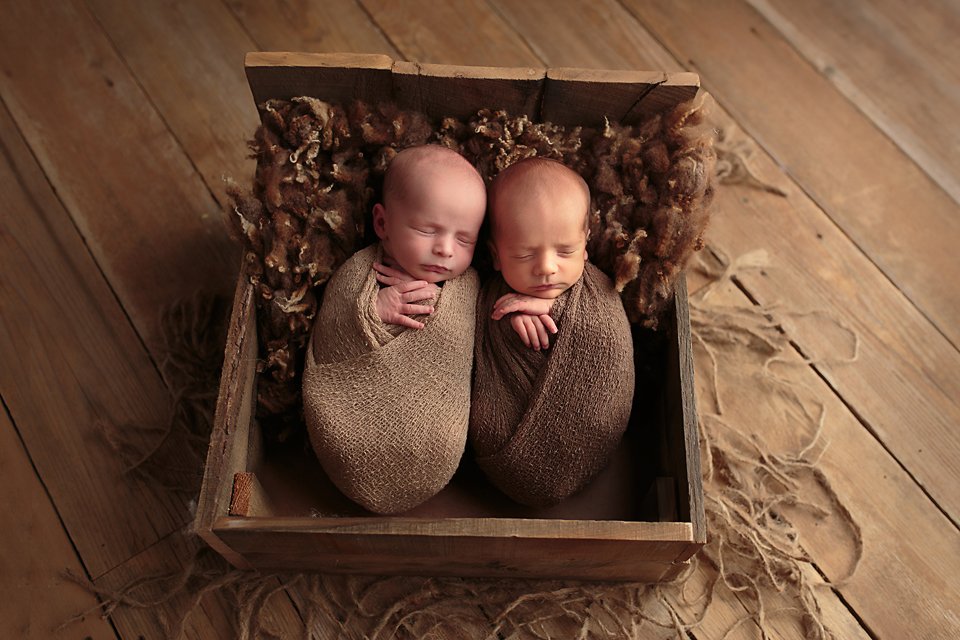 newborn twins 15